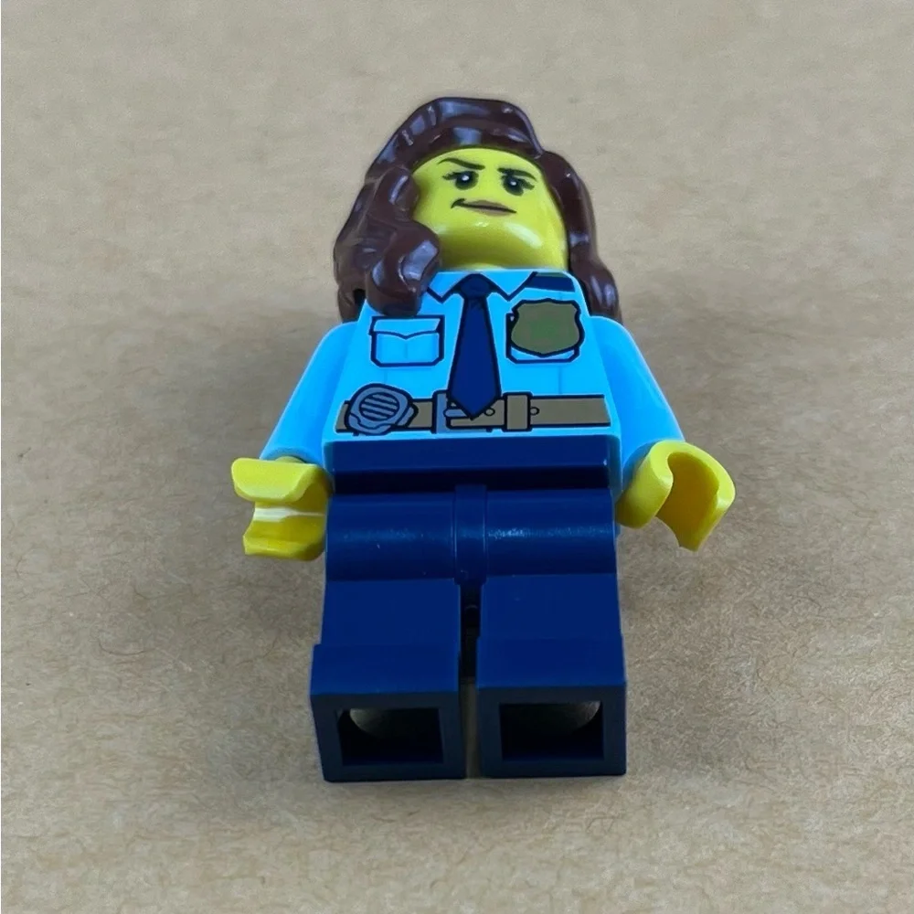 LEGO Minifigure City Police cty0485 Female 2